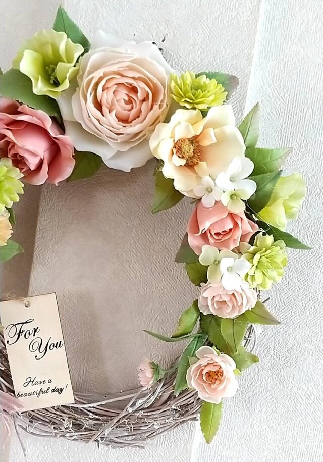 ☆粘土の花[薔薇のリース]☆ | iichi 日々の暮らしを心地よくする