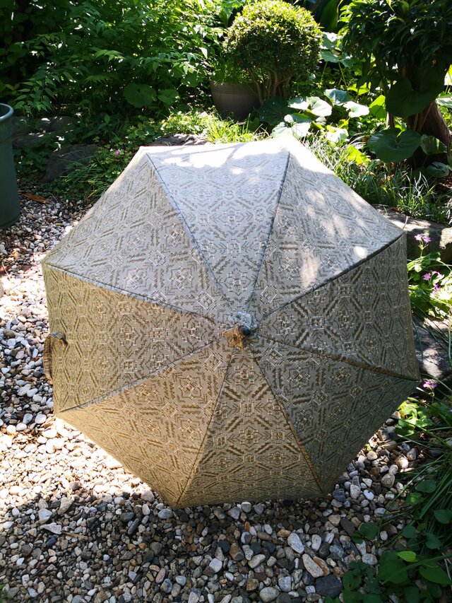 【送無】大島紬（ウグイス地蜀江文様）