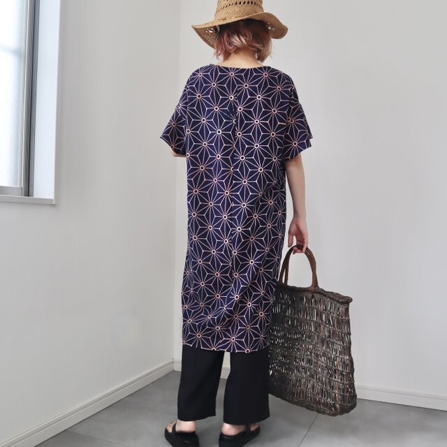 30%off○浴衣のフレア袖ワンピース（麻の葉文様・M） 着物