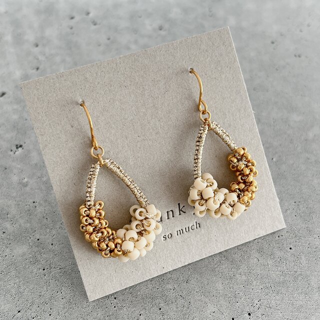 【ラメ糸の粒々シャイニーティアフレームピアスorイヤリング＊ホワイト】