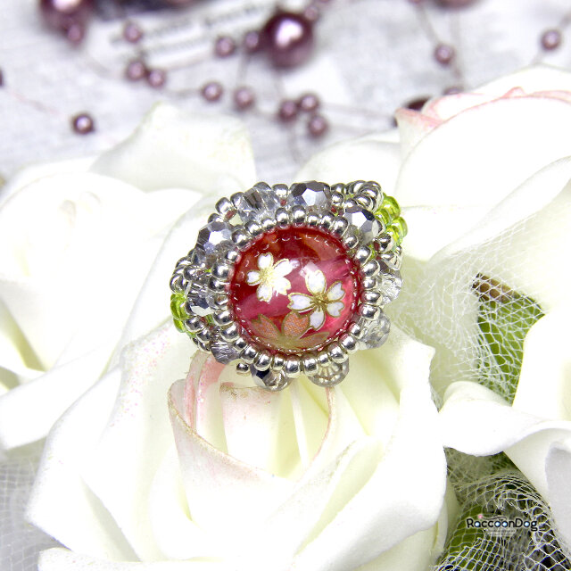 新色クリアピンクの桜玉リング（転写玉/カットガラス ビーズリング）《ビーズアクセサリー》