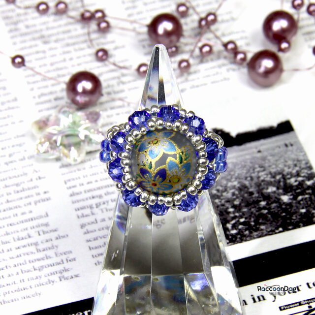 青小花のケシ玉リング（転写玉/カットガラス ビーズリング）《ビーズアクセサリー》