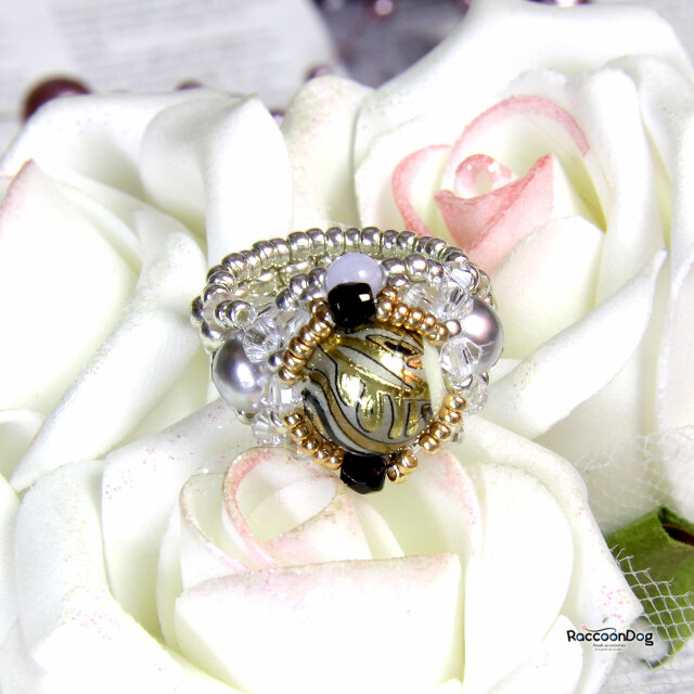 金・銀葉の白玉リング（転写玉/プレシオサ ビーズリング）《ビーズアクセサリー》