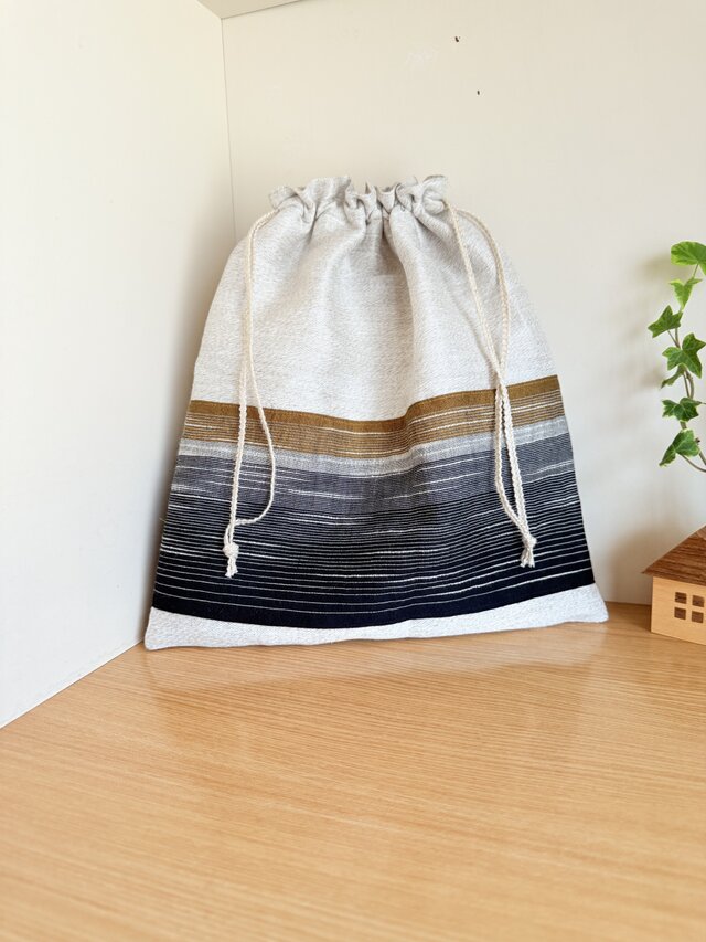 リネンと播州織の巾着袋（ブラック系）