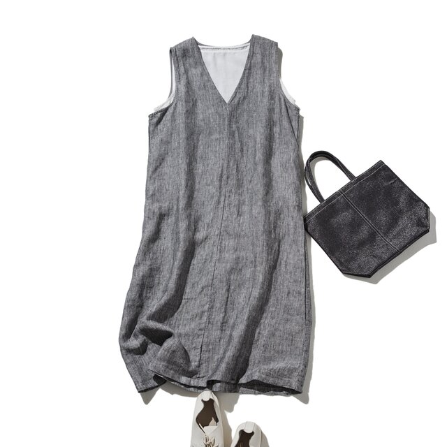 【季節を超えて愛される】リネンワンピース　フランスリネン　Vネックノースリーブマキシ丈ワンピース　グレー250612-1
