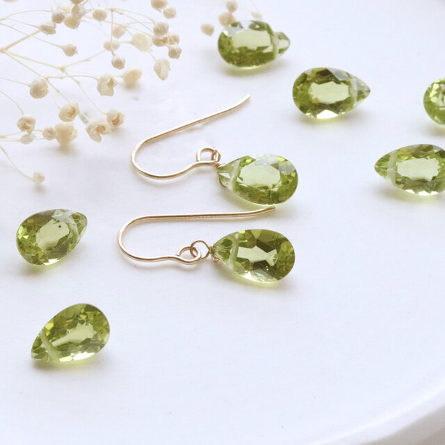 宝石質　ペリドットのピアス（イヤリング）--Olive green--