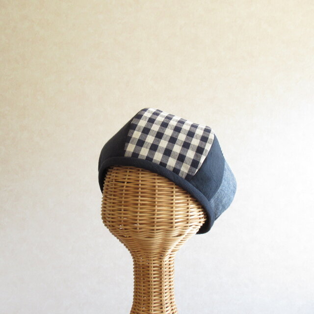パッチワークのベレー帽　コットンリネン、ネイビー