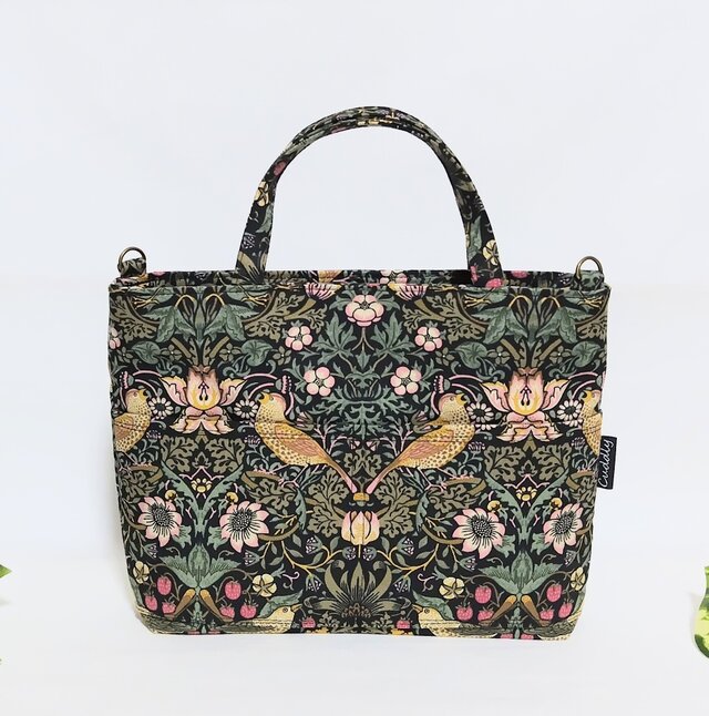 ストロベリーシーフの持ち手付きバッグインバッグ（ブラック)