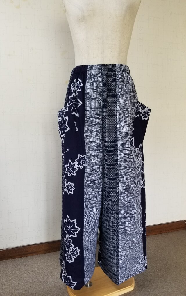 浴衣リメイク 97番　花柄裾フレア　ワイドパンツ 浴衣リメイク 97番 花柄裾フレア ワイドパンツ - メルカリ