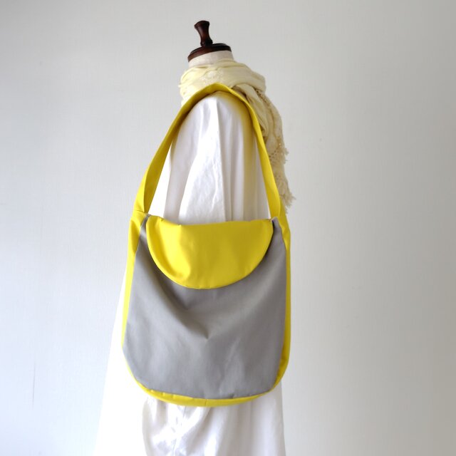 【情景バッグ】フラップワンショルダーバッグ／グレー×レモン