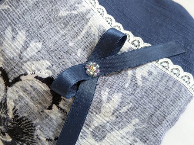 可愛い花柄刺繍の巾着袋（ネイビー） | iichi 日々の暮らしを心地よく