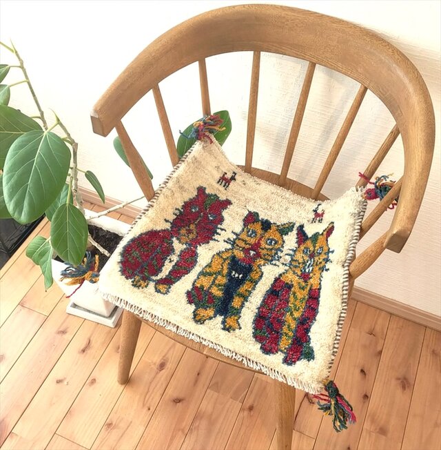 ペルシャ ギャッベ ミニマット ラグ 36x42cm 厚み 2.16cm 3匹の