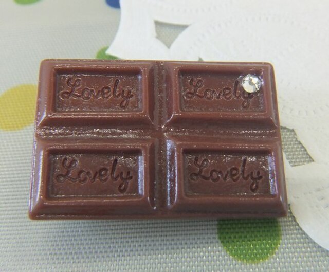 板チョコレートのブローチ Iichi ハンドメイド クラフト作品 手仕事品の通販