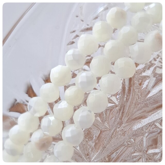 ∴天然素材ビーズ∵ マザーオブパール　ラウンドカット3mm　20個