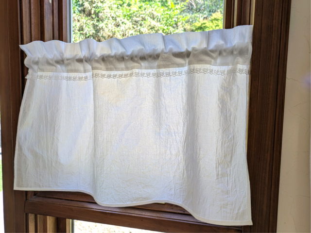 ホワイトコットン♪ カフェカーテン シンプル バラのレース付き