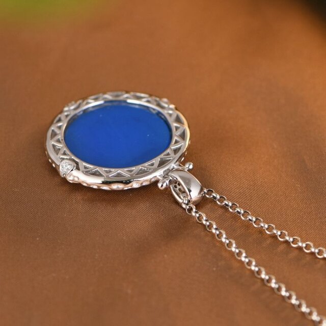 猫のカメオペンダント - 愛らしさと優雅さを兼ね備えたデザイン N141