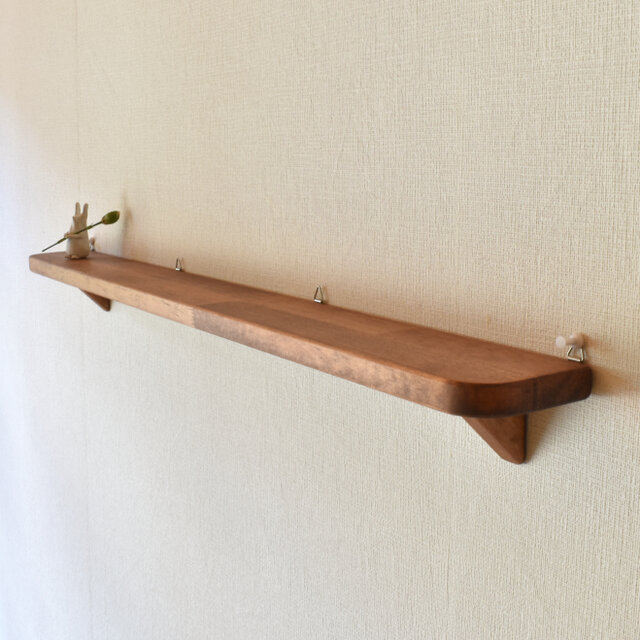 飾って楽しむ80cmのウォールシェルフ