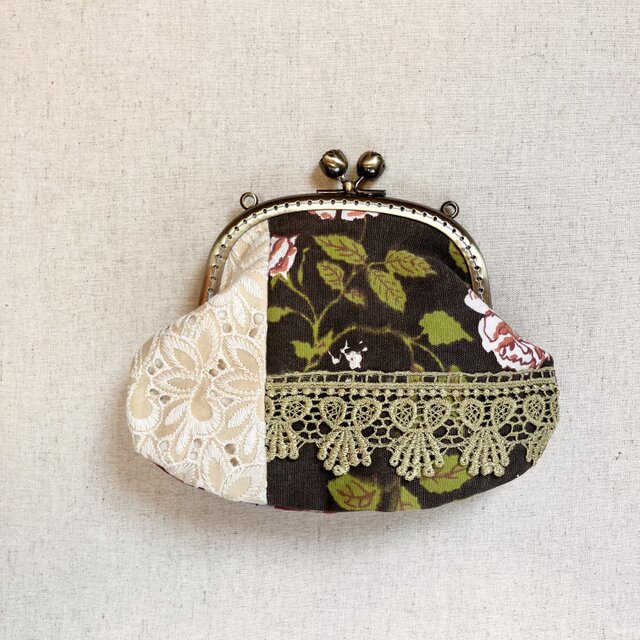がま口ポーチ　クラシックテイスト レースとバラ