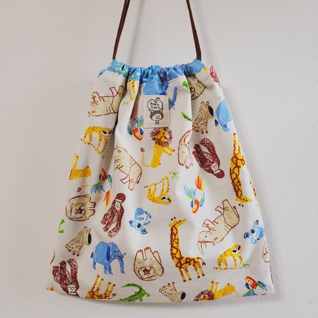 お着替えも入っちゃうシカク巾着ポーチ  動物