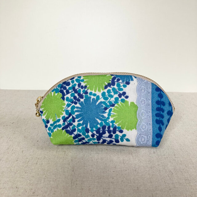 ラウンドファスナーポーチ　黄緑の花と綿レース