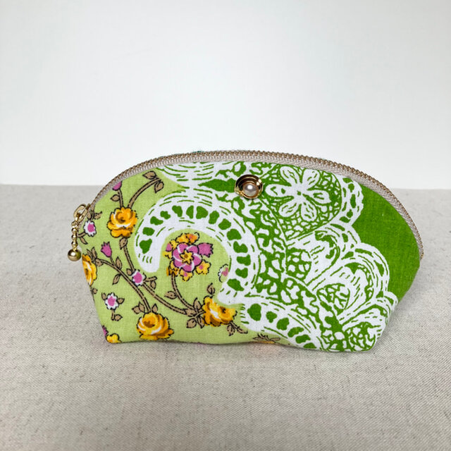 ラウンドファスナーポーチ　グリーンのレース柄