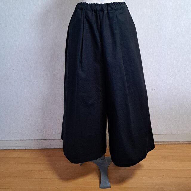 コットンリネン　ガウチョパンツ　ワイドパンツ　フレアーパンツ　ブラック　黒　フリーサイズ
