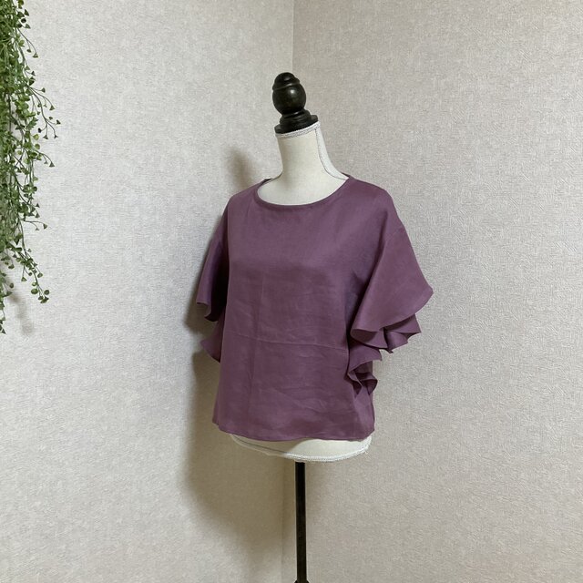 リネン100%のラッフルスリーブブラウス　カシス