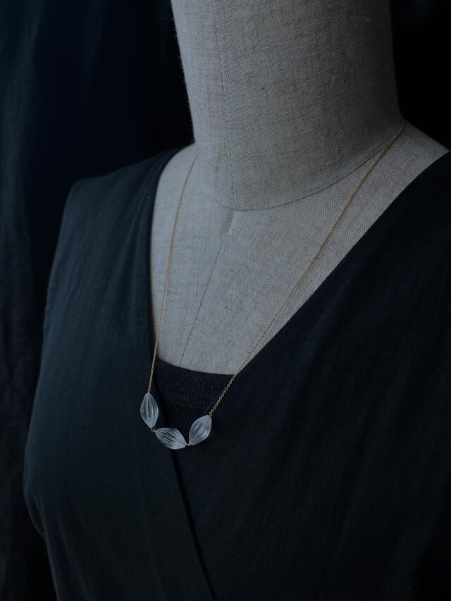 【ご予約品】 クリスタルクォーツカービングのネックレス | iichi 日々の アクセサリー