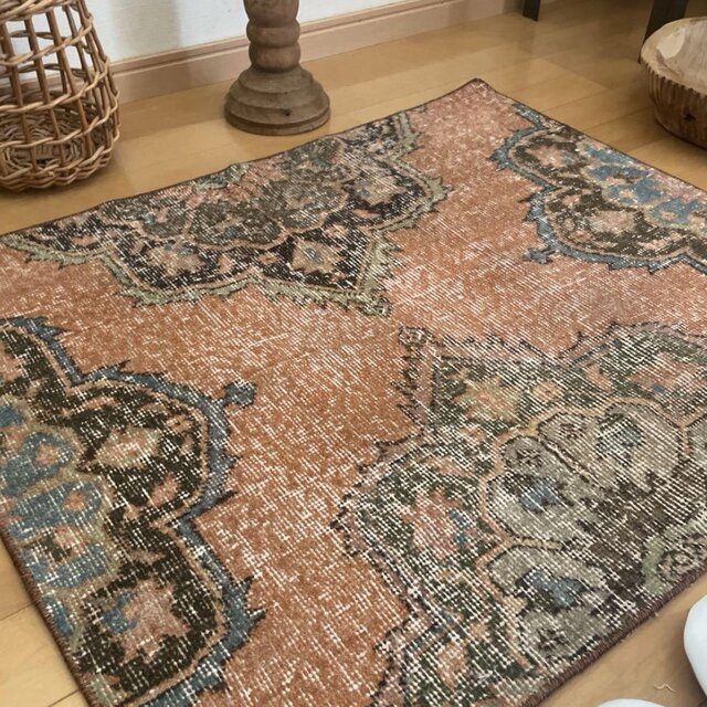 81×146 くすみ赤朱色 草花ボタニカル模様 トルコヴィンテージラグ