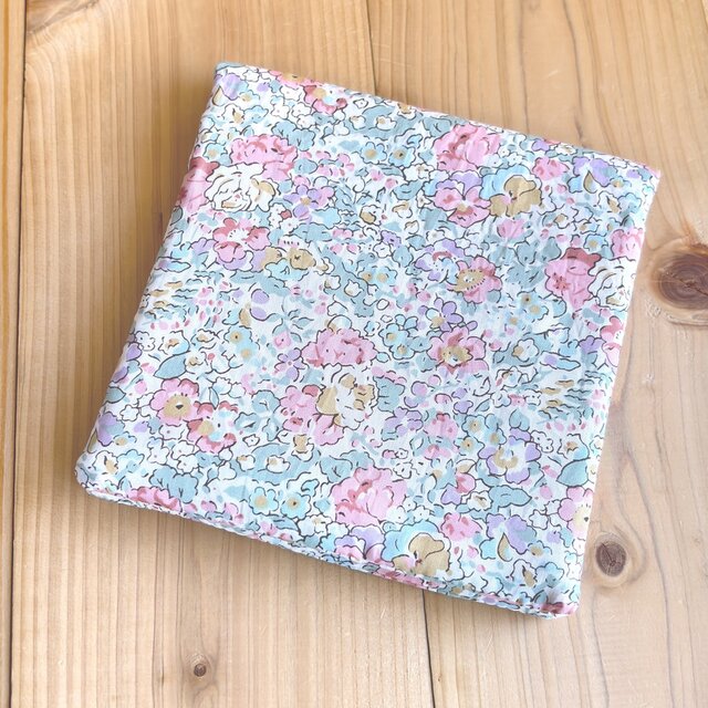 リバティ　スナップ付　ハンカチみたいなサニタリーポーチ ＜Claire Aude＞(クレア・オード)ピンク