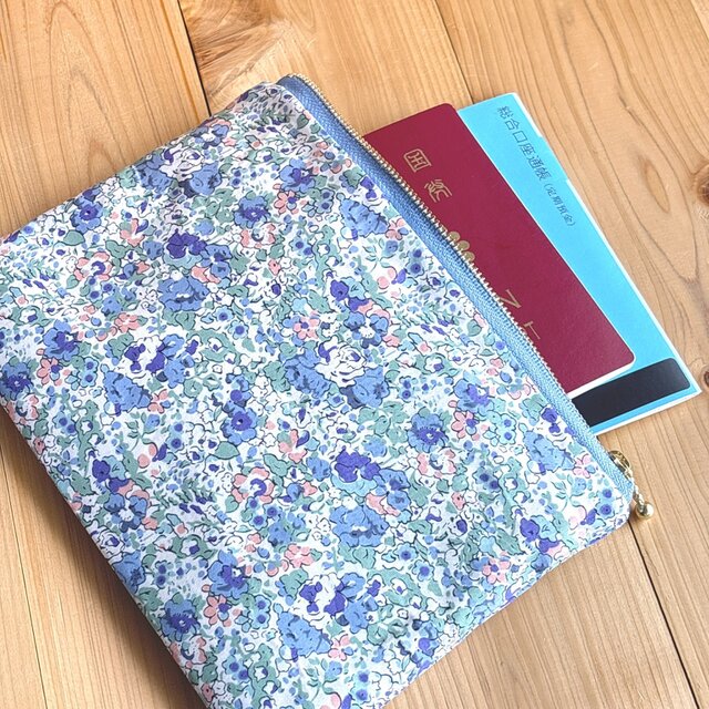 リバティ　20ｃｍファスナー　フラットポーチ　ポケット付　＜Claire Aude＞(クレア・オード)ブルー