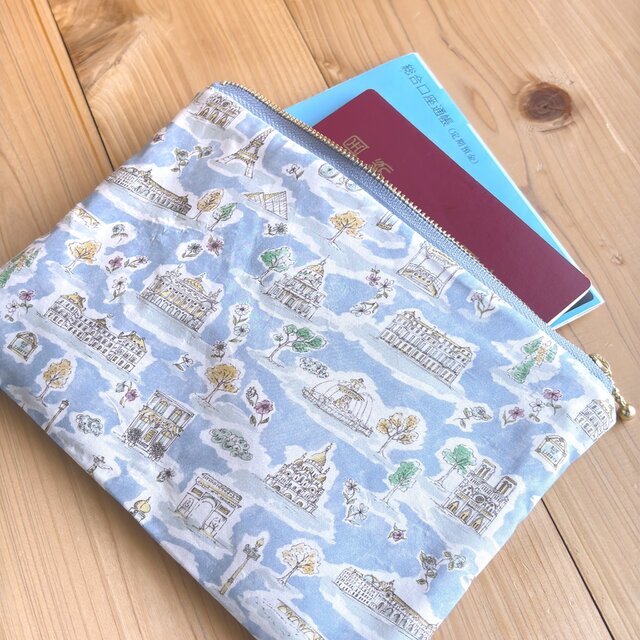 リバティ　20ｃｍファスナー　フラットポーチ　ポケット付　＜Paris Postcard＞(パリス・ポストカード)