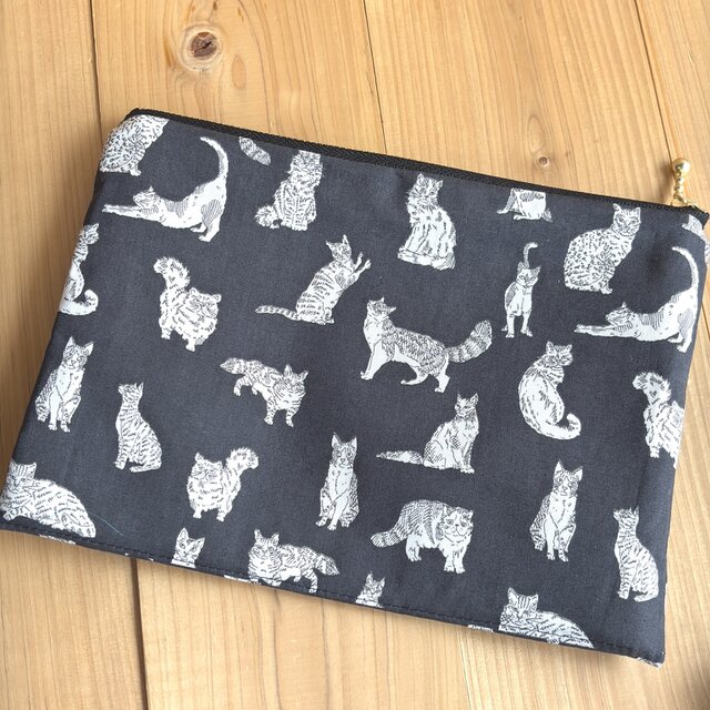 リバティ　20ｃｍファスナー　フラットポーチ　ポケット付　＜Meow＞(ミャオウ)