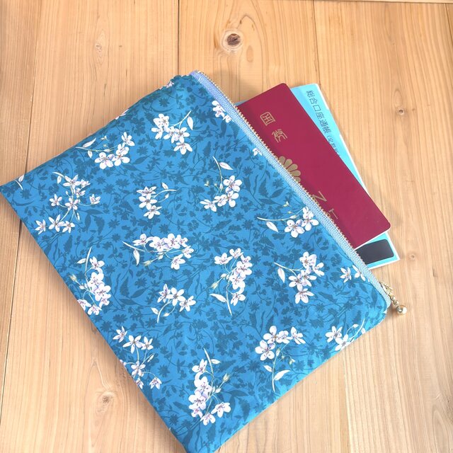 リバティ　20ｃｍファスナー　フラットポーチ　ポケット付　＜Maya＞(マヤ)