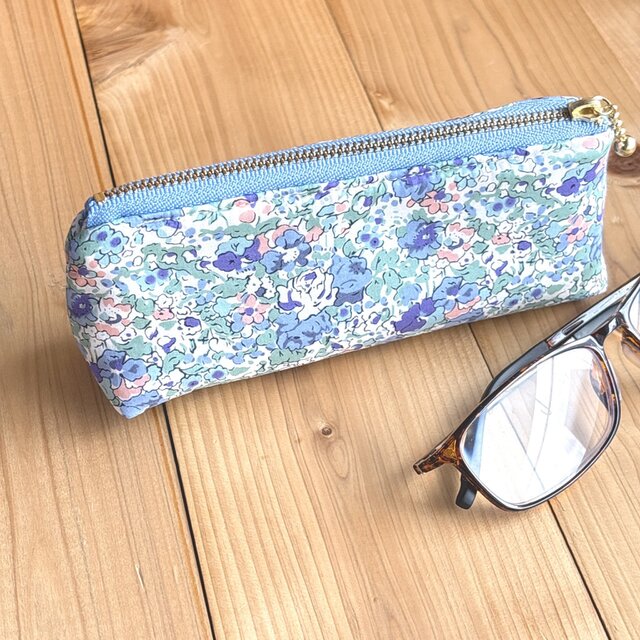 リバティ　めがねポーチ　スタンドポーチ　＜Claire Aude＞(クレア・オード)ブルー