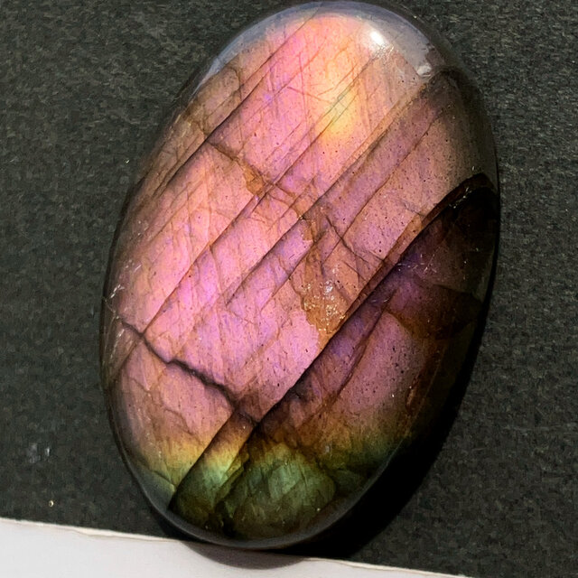 ピンクラブラドライト[747] 35x23mm 48Cts 天然石 ルース