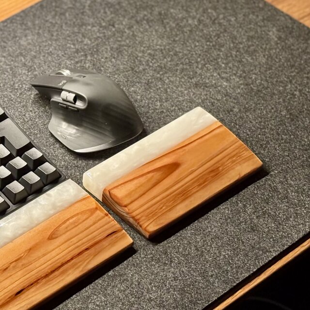 アームレスト パームレスト リストレスト マウスパッド 木製 無垢材 かわいい おしゃれ 手首置き 薄型 すべり止め