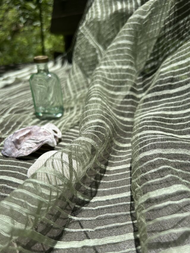 アトリエインドシン　タッサーシルク　草木染め　ストール 草木染めインドシルクストール（ヨモギ染め） | iichi 日々の暮らしを