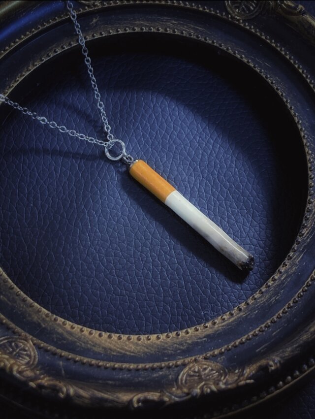 吸い殻のペンダント（銀）