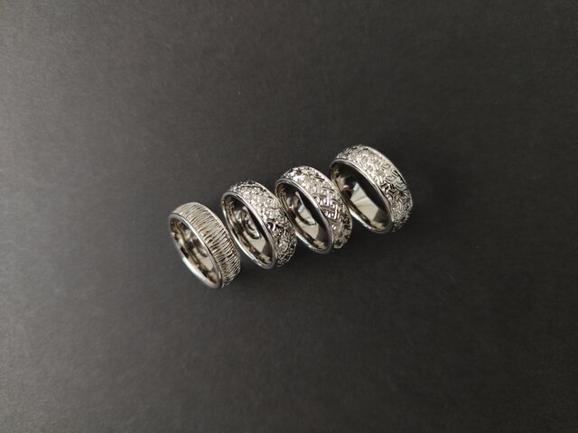 ハンドメイドのシルバーリング Moyou (模様) Sayagata (紗綾形