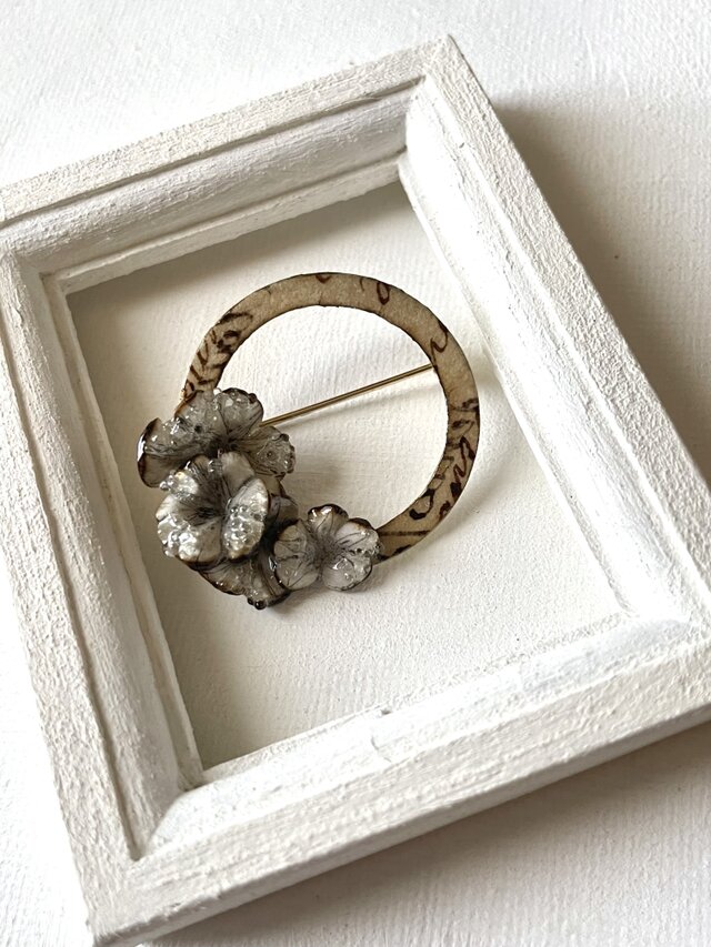 夜想花の記憶　ブローチ2