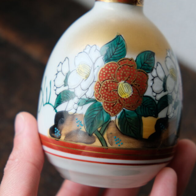 2200→￥1100】豪快な花の絵◇九谷焼 花文色絵青粒金彩徳利 酒器