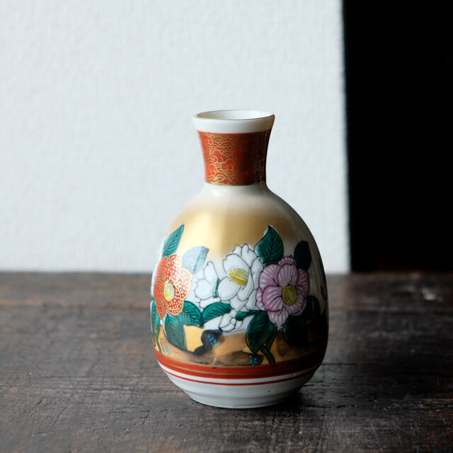 古九谷焼　陶源製　徳利　酒器　角福　一隻　陶磁器 花柄 古九谷焼 陶源製 徳利 酒器 角福 一隻 陶磁器 花柄 古
