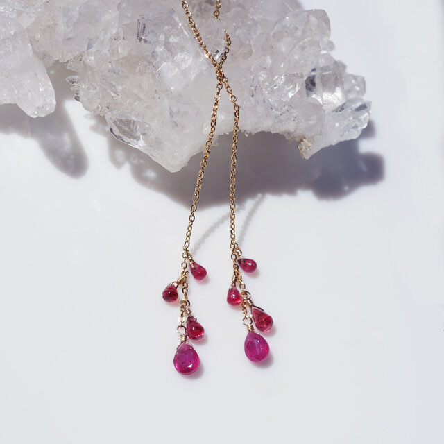 ルビーとスピネルのサージカルステンレスチェーンピアス ～Redcurrant 