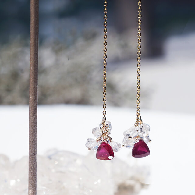 トリリアントカットルビーとハーキマーダイヤモンドのサージカルステンレスピアス　～Bougainvillea