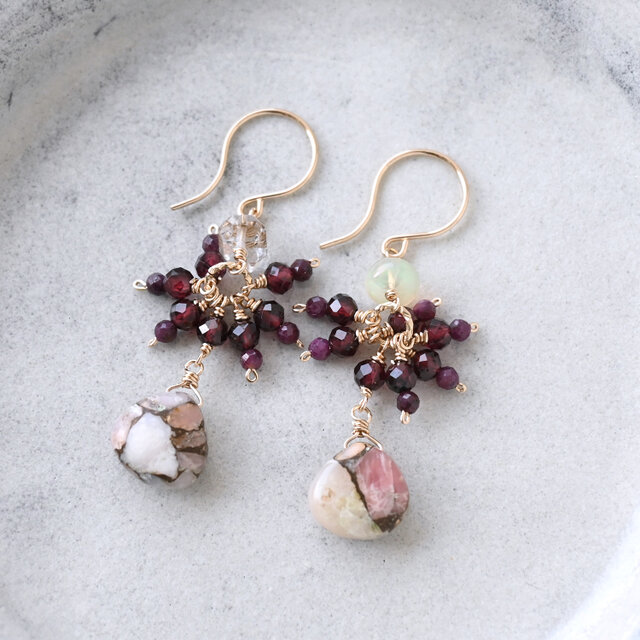 コッパーピンクオパールとガーネット＆ルビーフリンジのピアス・ハーキマー＆オパール付き・イヤリング変更可・14kgf