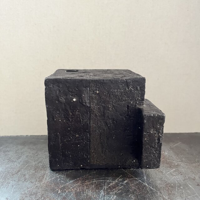 オブジェ (花器) 黒釉&焼締 幾何学紋 box on box No.3、4、5 | iichi
