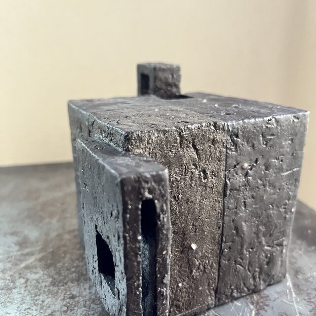 オブジェ (花器) 黒釉&焼締 幾何学紋 box on box No.3、4、5 | iichi
