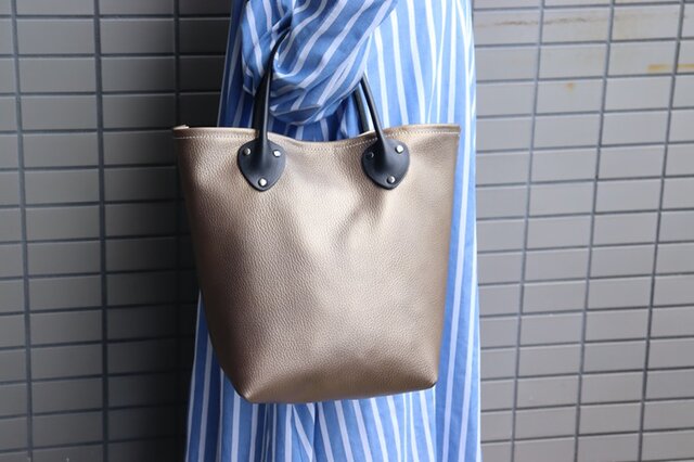 男女兼用 底マチ広 ブロンズ トートバッグ 内ホックあり ハンドメイド