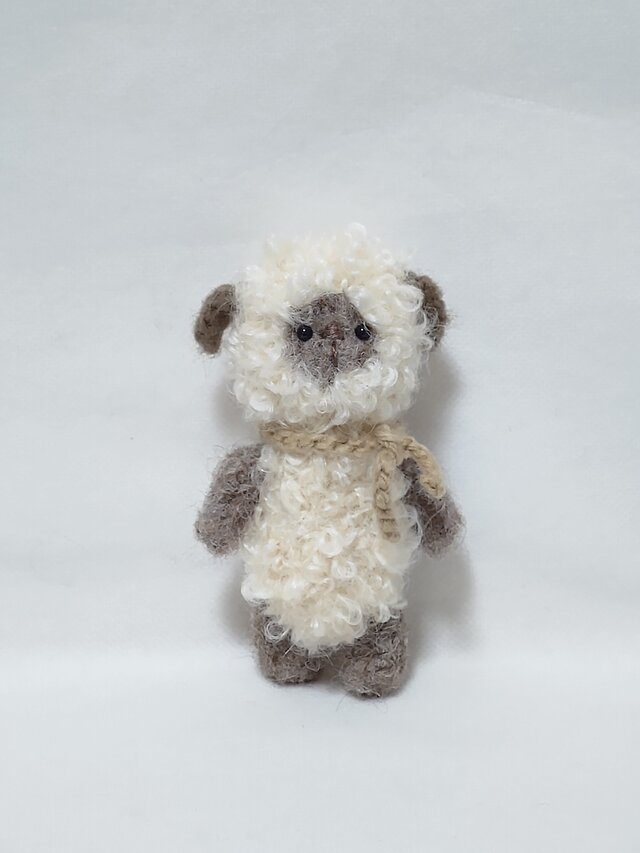 とっても小さな子羊さん (あみぐるみ)